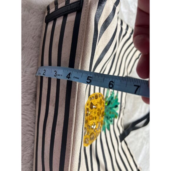 Kate Spade by the pool Pineapple-Embellished Canvas Tote mega Bag Black & White - Picture 4 of 9